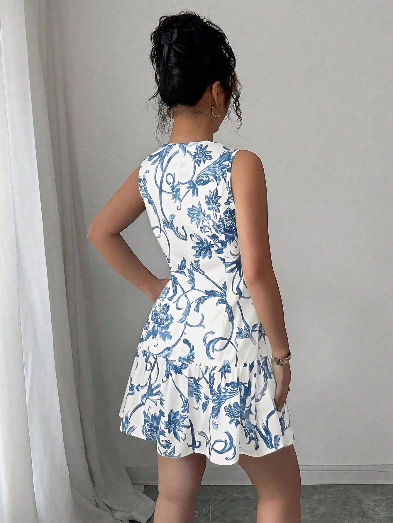 Women's Floral Print Sleeveles - French Vintage Floral Midi Dress 评论和价格